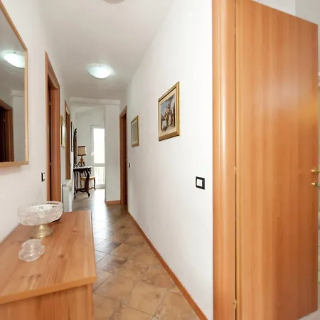 Vakantiehuis Spacious Surrounded By Nature