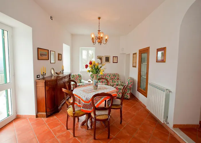 In Near Forest & Sea * Sesta Godano